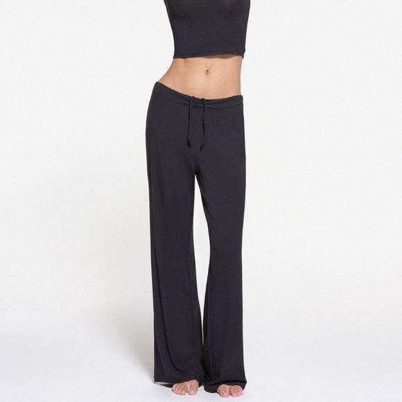 SKIMS 2 Piece Sleep Cami Tank/Lounge Pants Bundle Set Small NWT - Picture 9 of 12